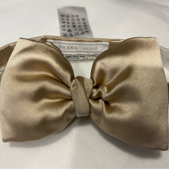 🔥SPECTACULAR🔥🆕💯ICONIC AUTHENTIC PRADA MENS CENTENNIAL COLLEC BOW TIE🔥 - Picture 10 of 17